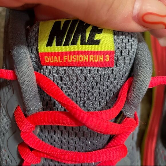 Nike Dual Fusion Athletic Running Shoes - Picture 8 of 9